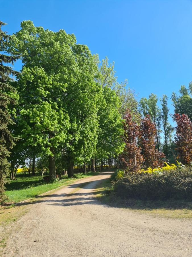 Dwór Komorowo Exterior foto